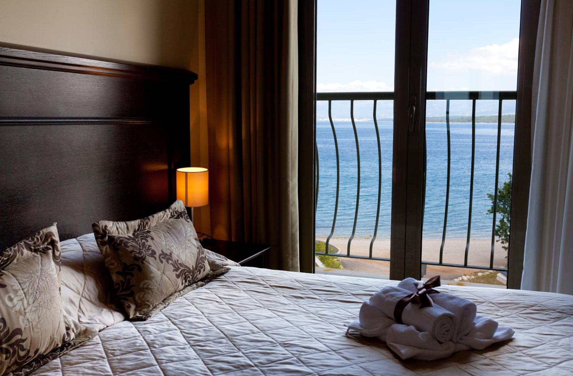Blue Waves Hotel 4*
