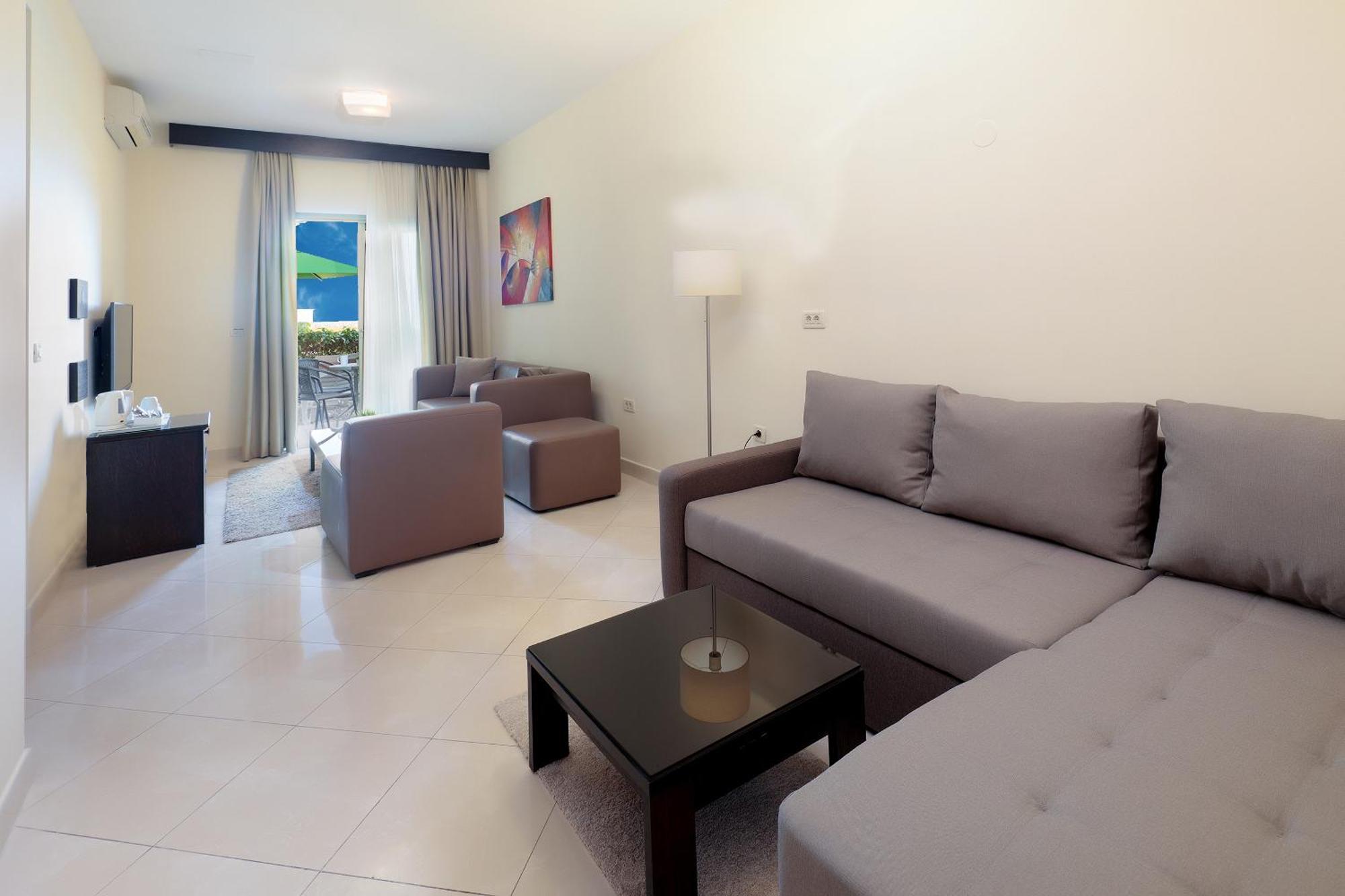 Blue Waves Hotel 4*