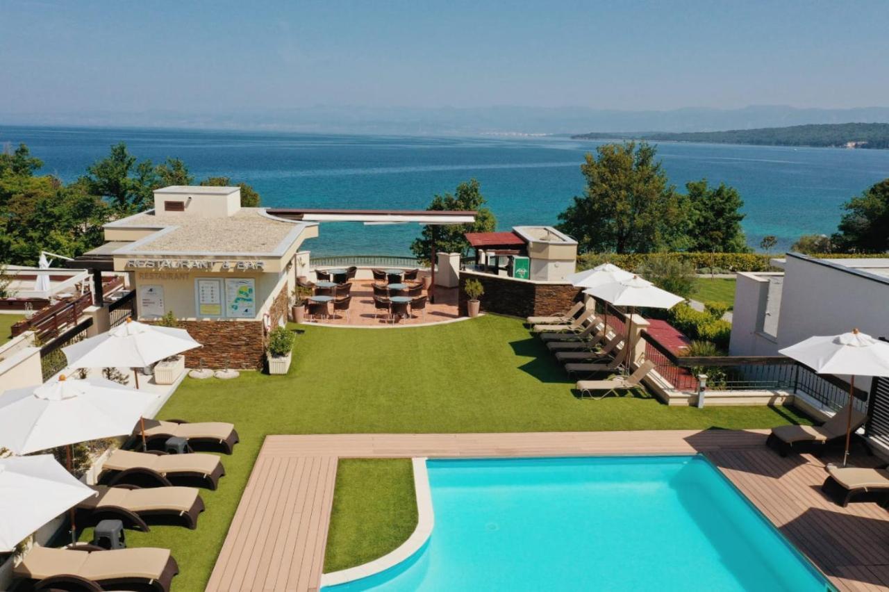 Blue Waves Hotel 4*